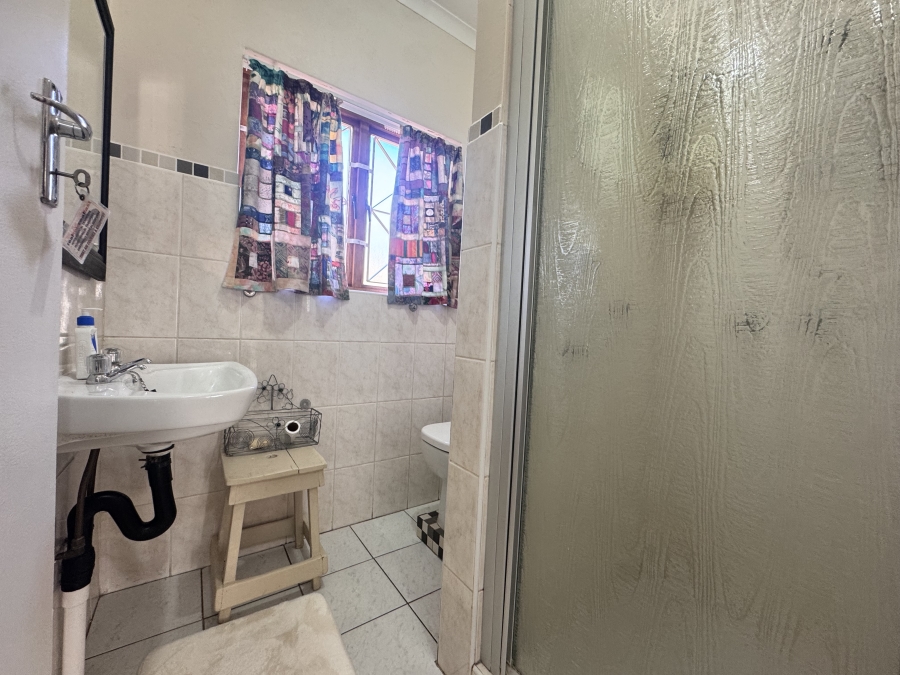 To Let 3 Bedroom Property for Rent in Flamwood North West